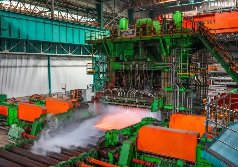 日前,河鋼集團(tuán)舞鋼公司研發(fā)生產(chǎn)的大厚度32mm的高性能X70Q管線鋼下線。該產(chǎn)品性能檢驗結(jié)果顯示,各項性能指標(biāo)均達(dá)到好水平,用于國內(nèi)某LNG公共管廊項目建設(shè)。 日前,河鋼集團(tuán)舞鋼公司研發(fā)生產(chǎn)的大厚度32mm的高性能X70Q管線鋼下線。該產(chǎn)品性能檢驗結(jié)果顯示,各項性能指標(biāo)均達(dá)到好水平,用于國內(nèi)某LNG公共管廊項目建設(shè)。